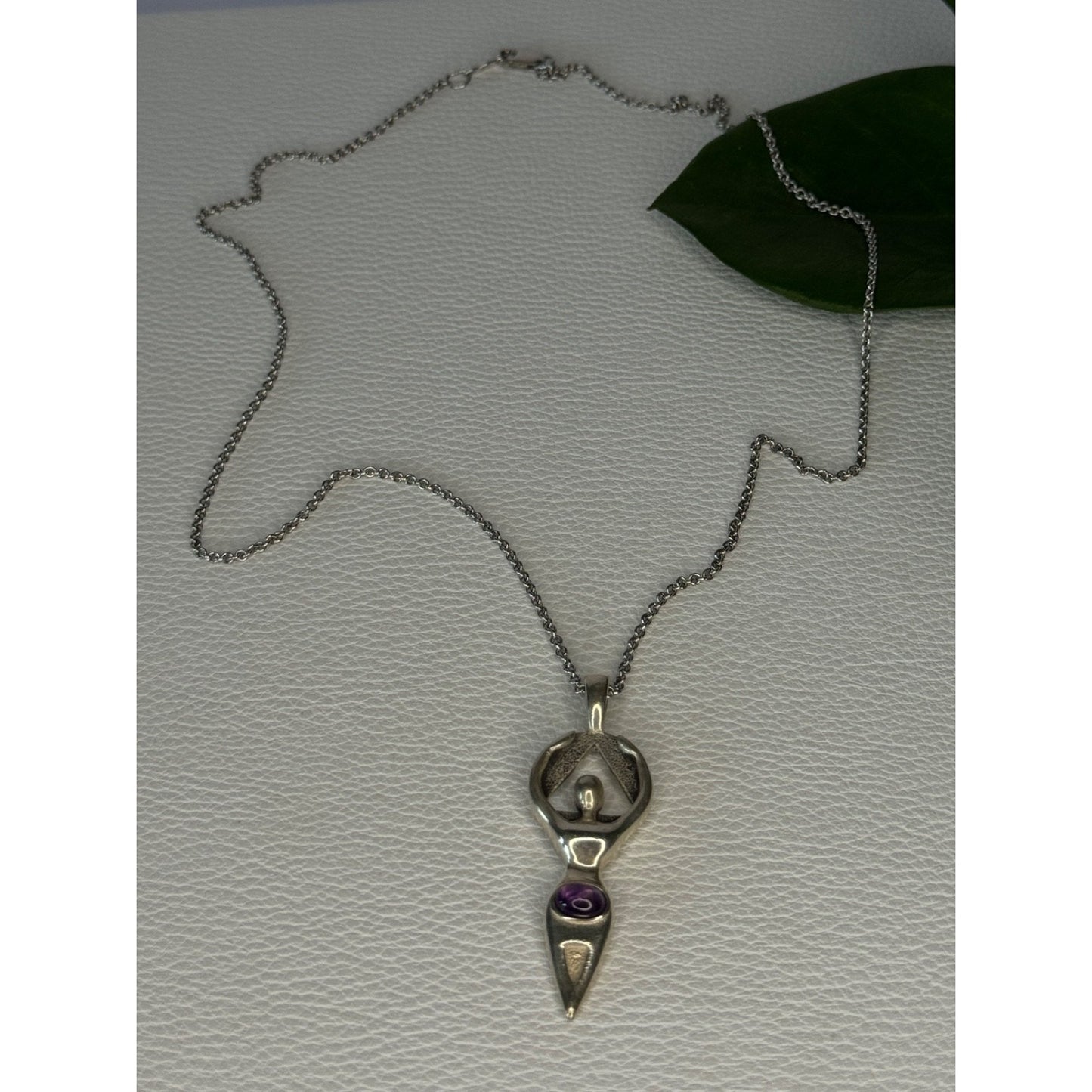 925 Sterling Silver Figural Amethyst Necklace Length 18 inch