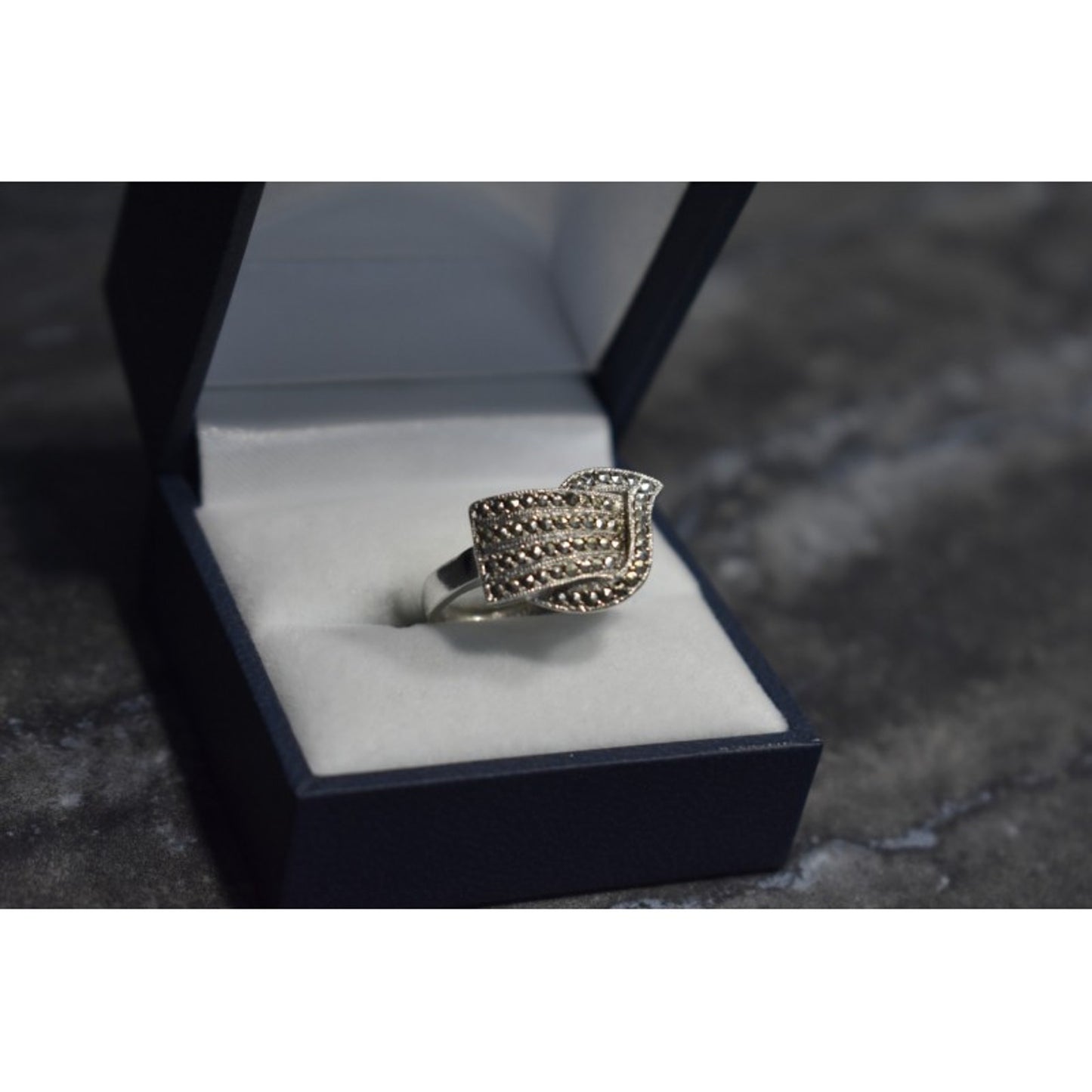925 STERLING SILVER MARCASITES RING SIZE 5.5