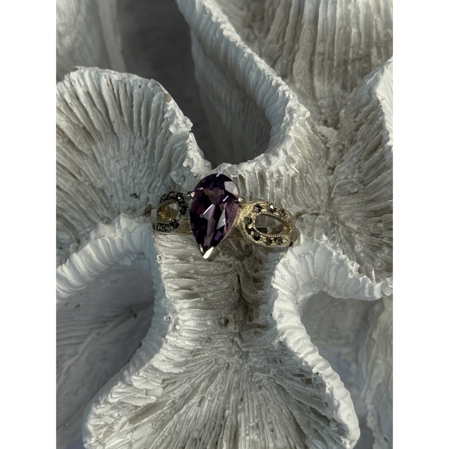 925 STERLING SILVER AMETHYST & MARCASITE RING SIZE 7.5