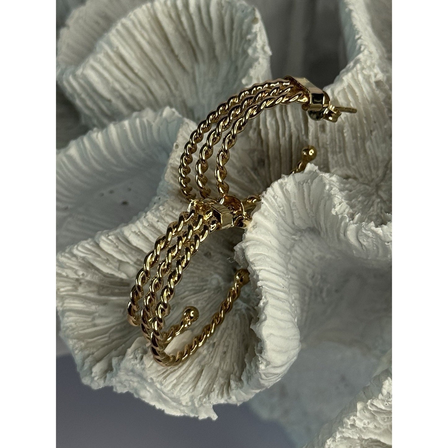 GOLD PLATED EARRINGS LENGTH 1 INCH