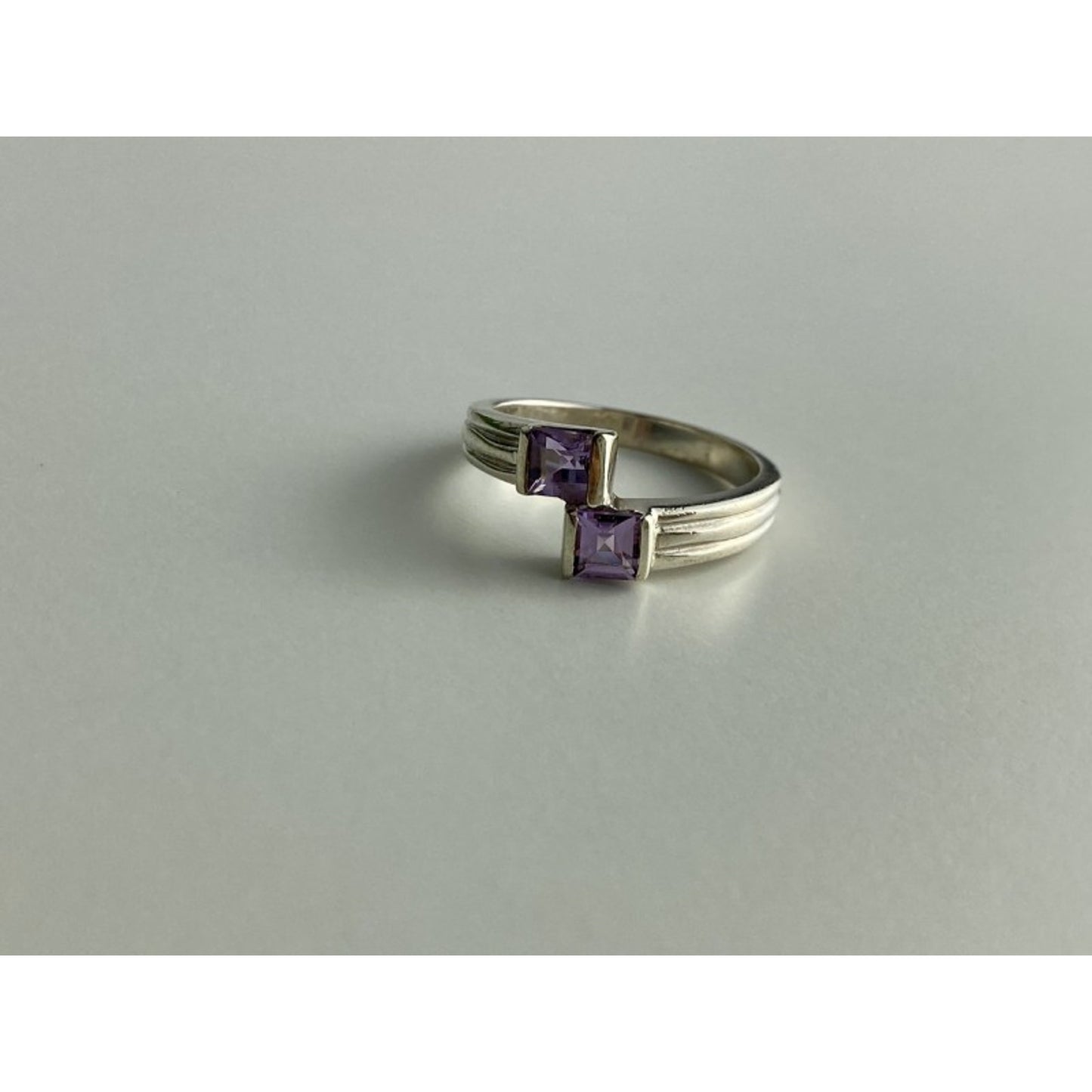 925 STERLING SILVER IOLITE RING SIZE 7