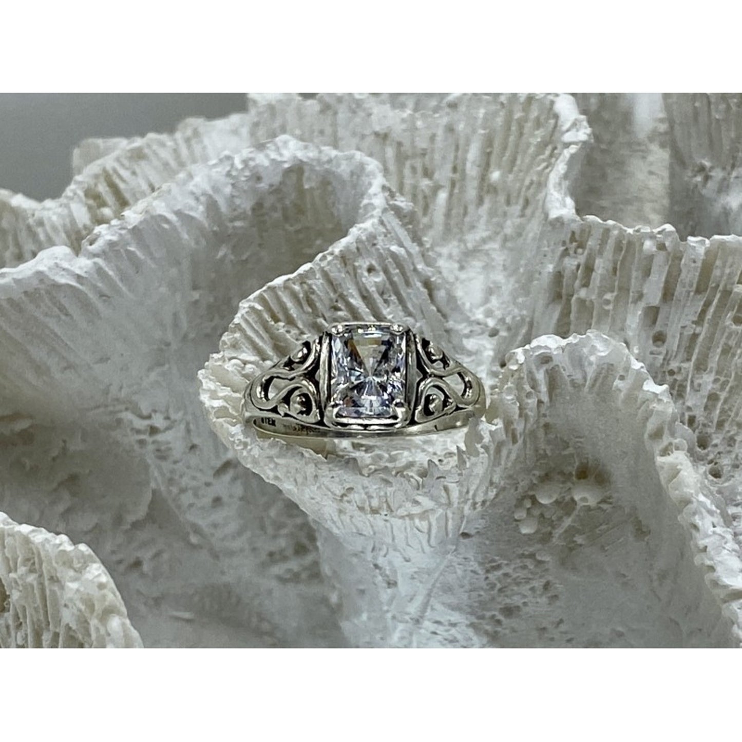 925 STERLING SILVER WHITE CZ OPENWORK RING SIZE 9.5