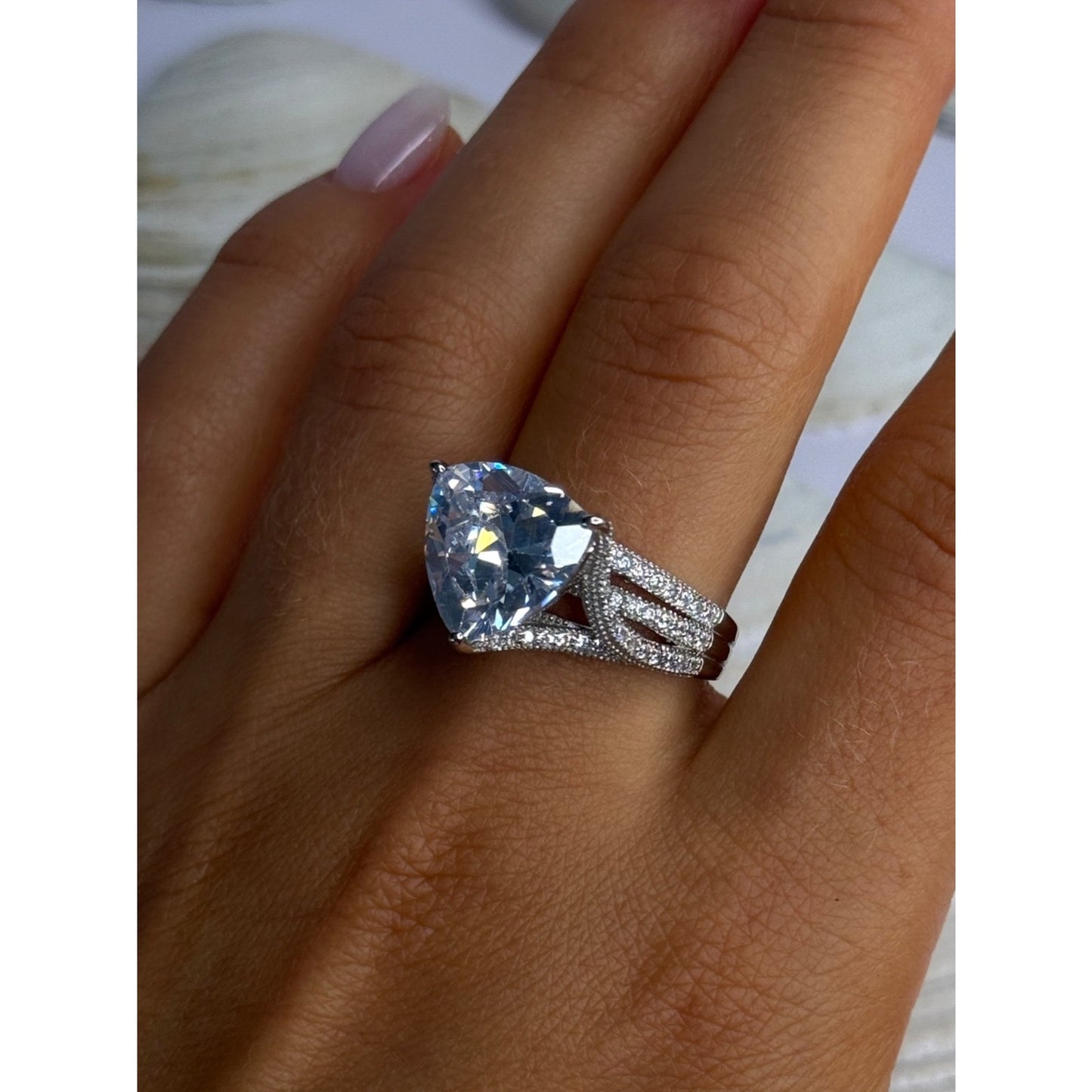 Beautiful Shiny 925 Sterling Silver Cz Ring Size 9.5