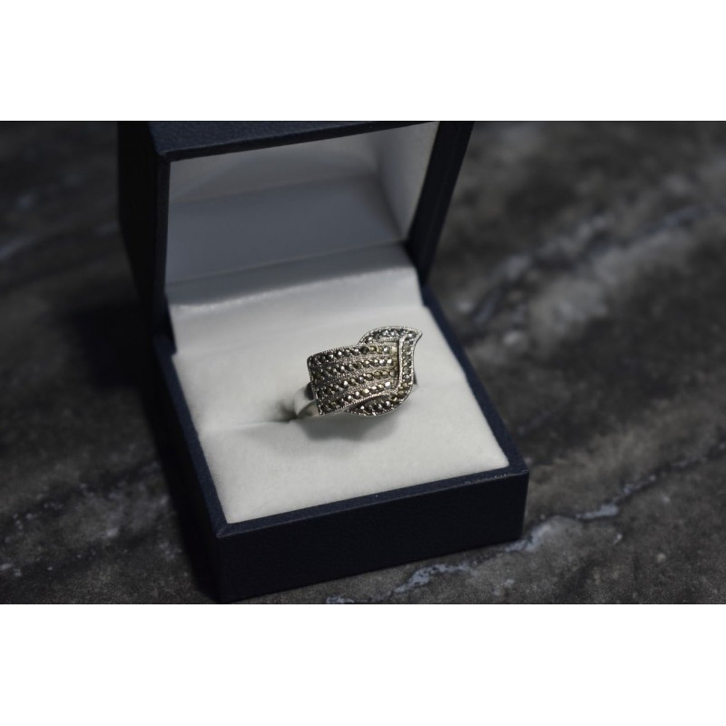 925 STERLING SILVER MARCASITES RING SIZE 5.5