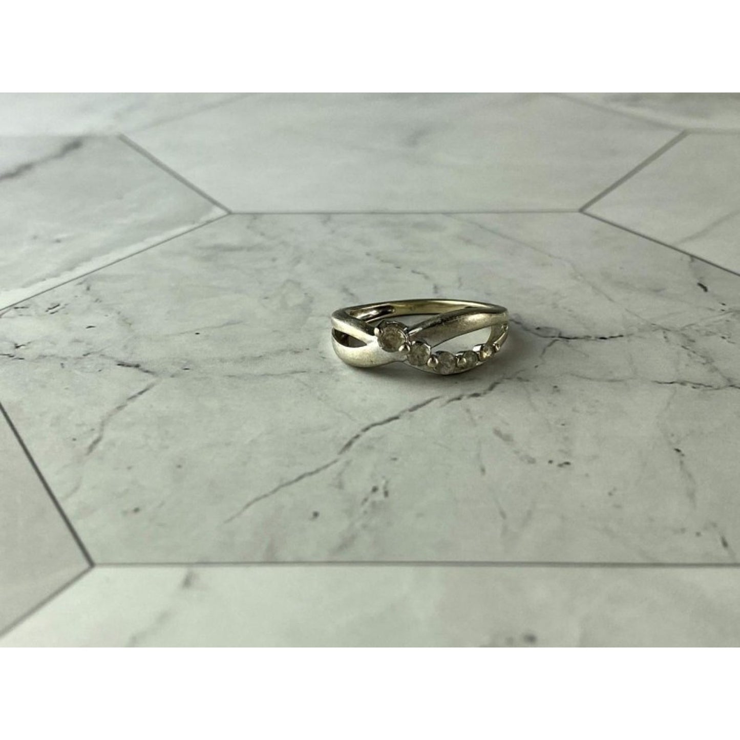 925 STERLING SILVER WHITE TOPAZ RING SIZE 7