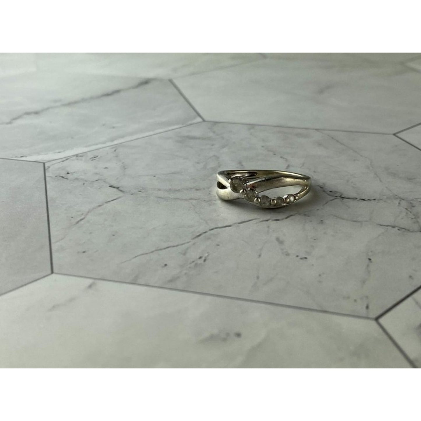925 STERLING SILVER WHITE TOPAZ RING SIZE 7
