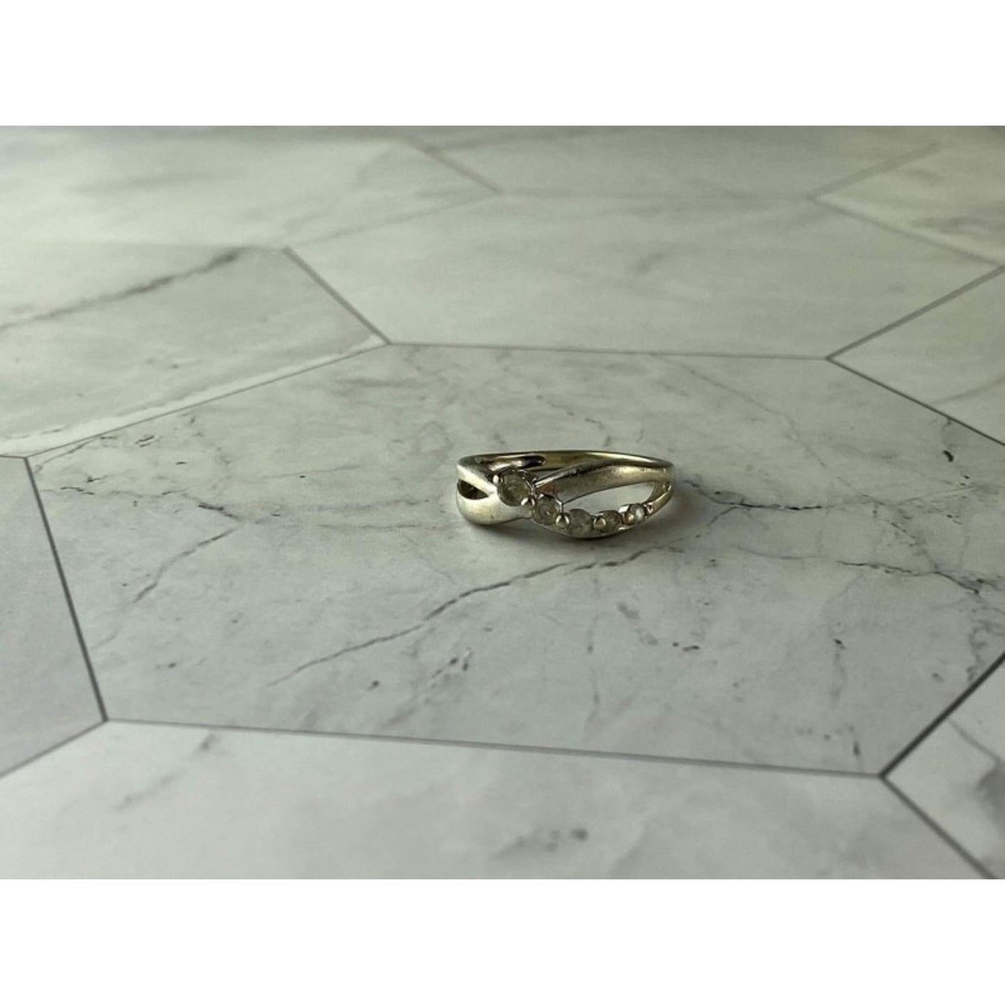 925 STERLING SILVER WHITE TOPAZ RING SIZE 7