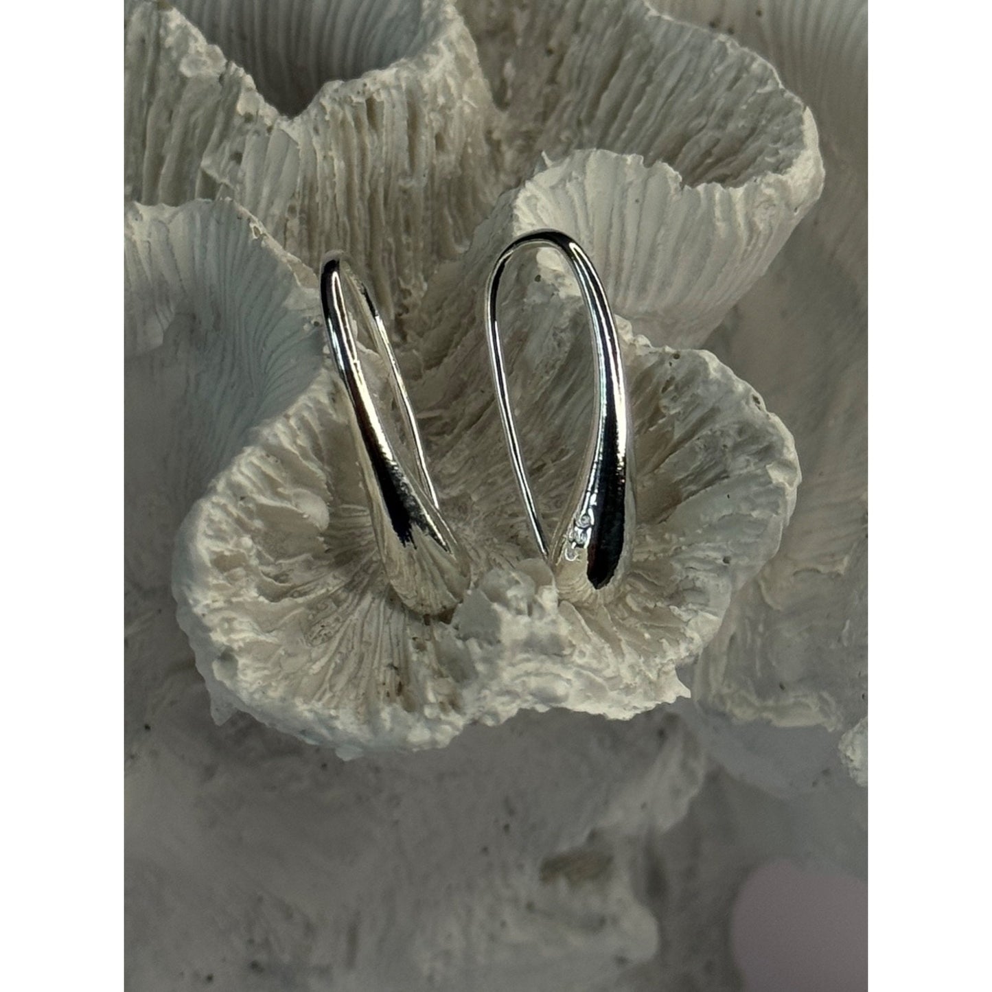 Elegant Design 925 Sterling Silver Earrings Length 1 inch