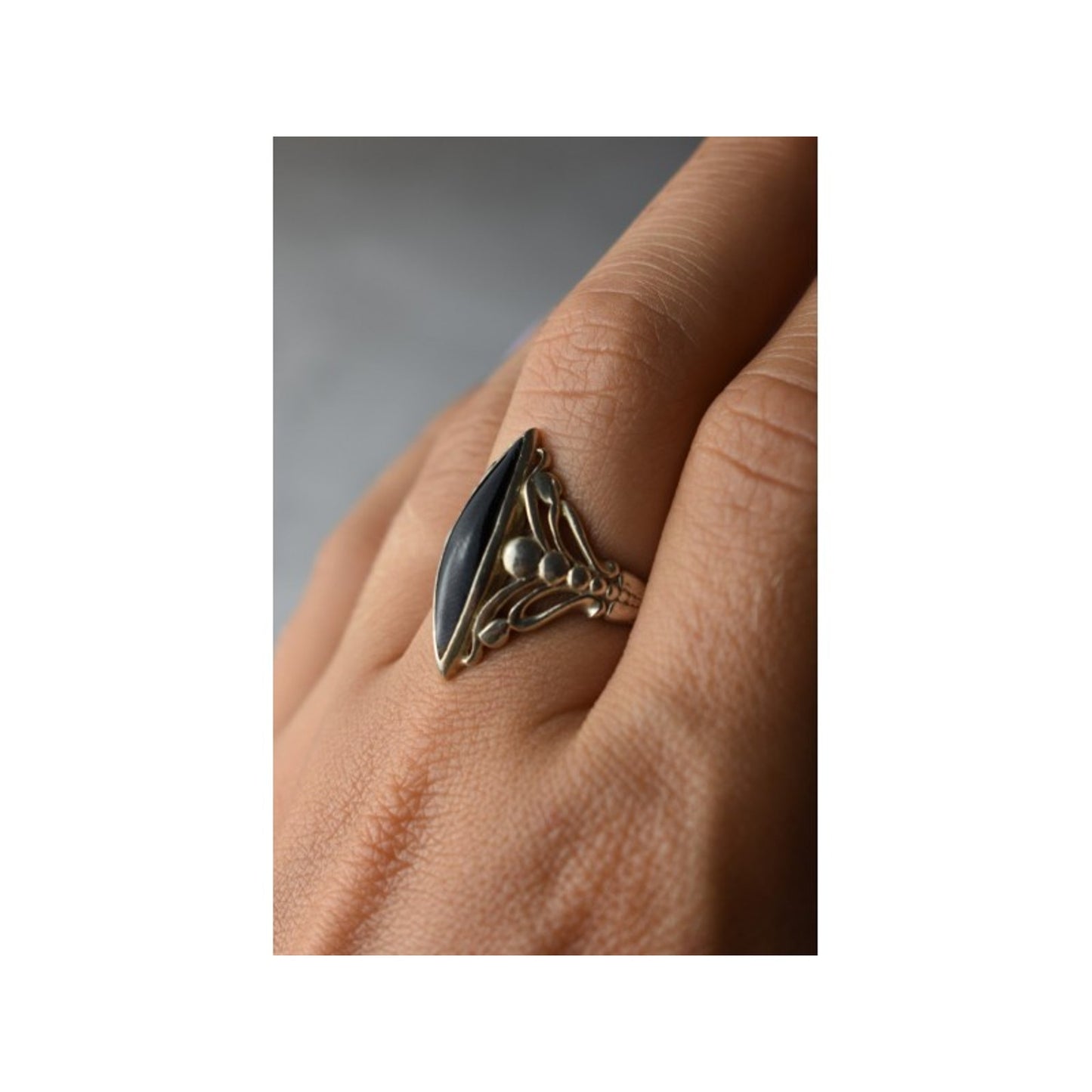 VINTAGE 925 STERLING SILVER BLACK AGATE RING SIZE 8