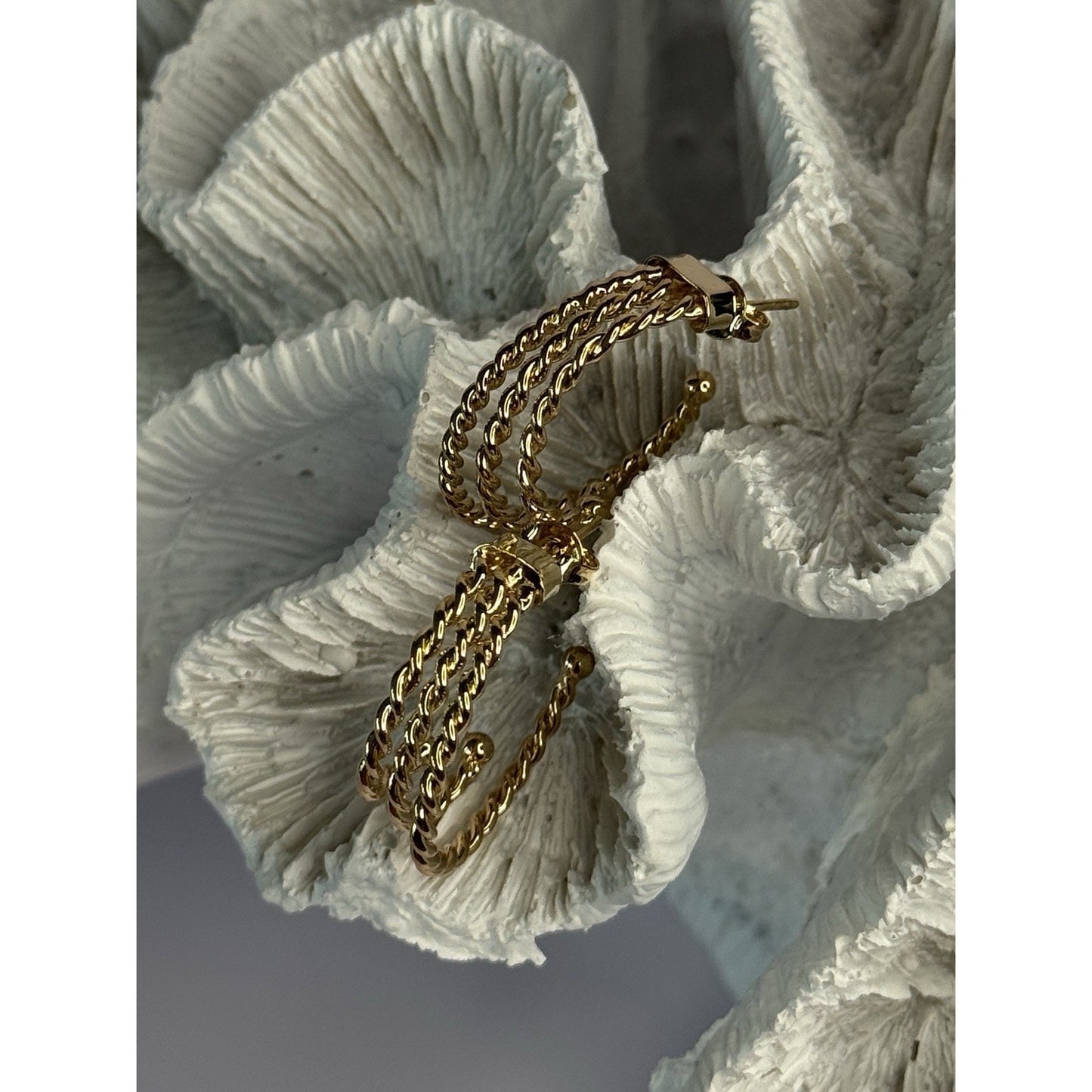 GOLD PLATED EARRINGS LENGTH 1 INCH