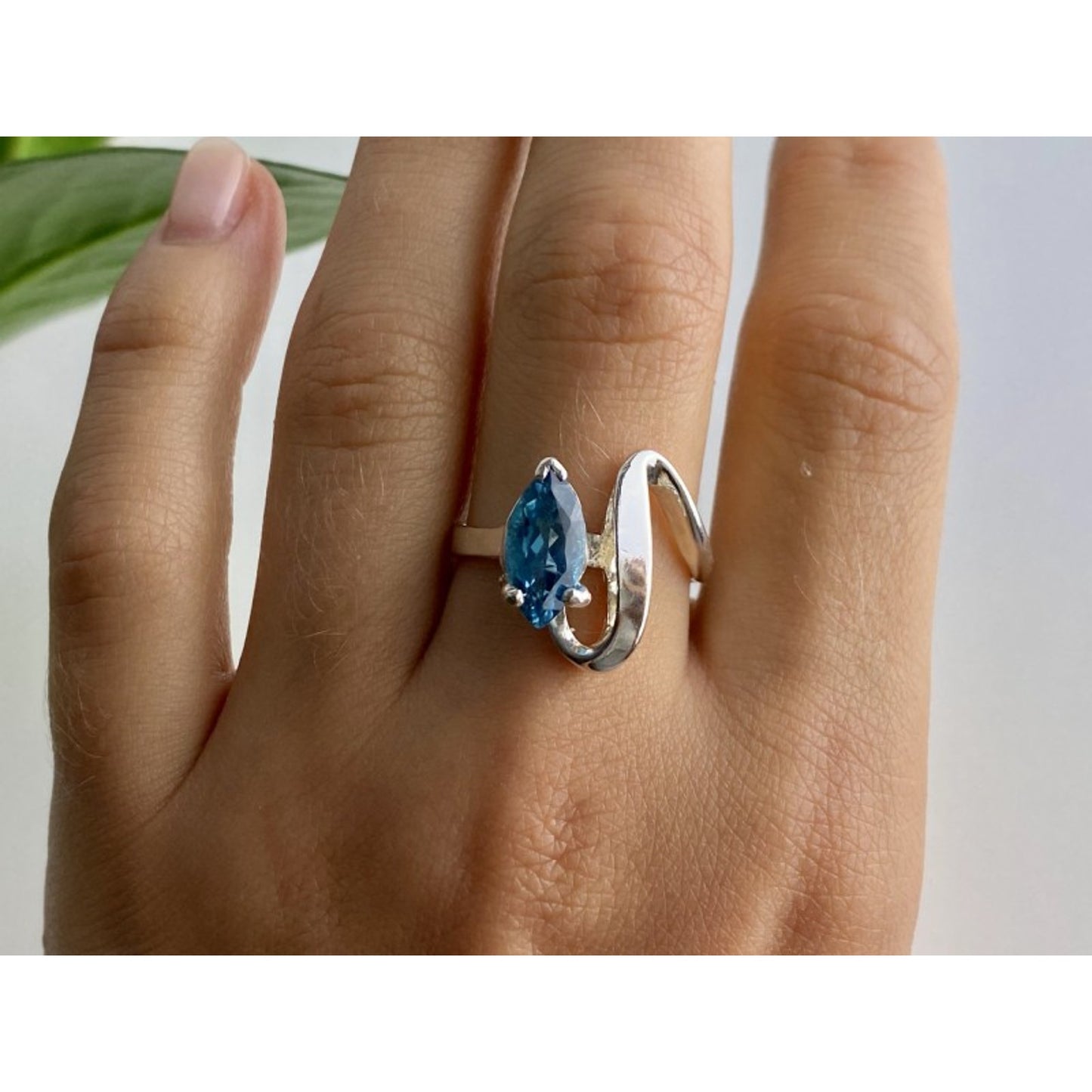 925 STERLING SILVER AQUAMARINE RING SIZE 9.5