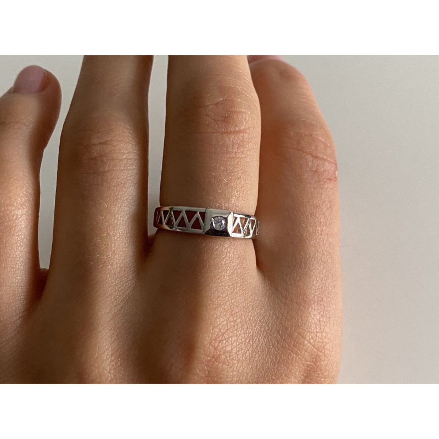 925 STERLING SILVER CZ BAND RING SIZE 8
