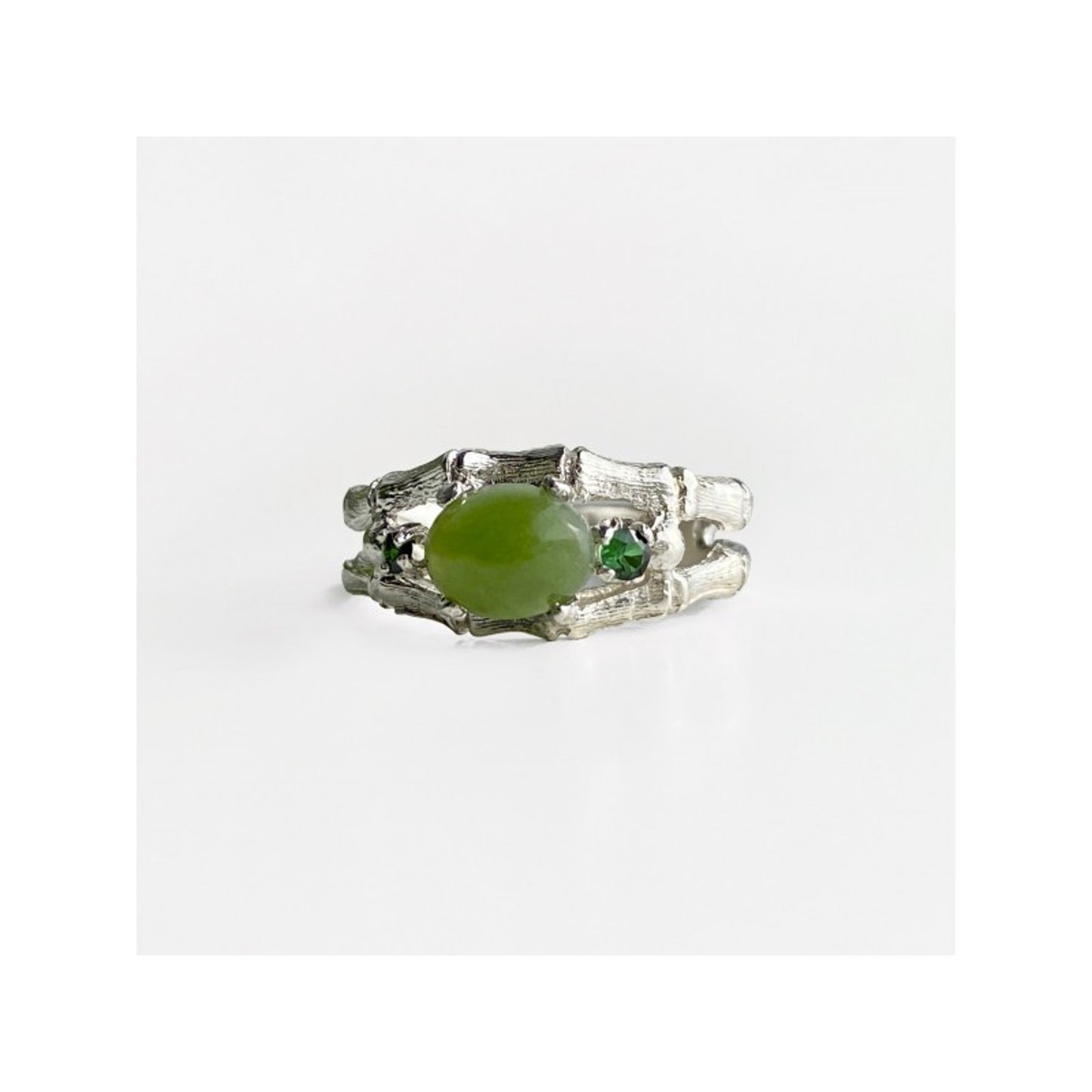 925 STERLING SILVER NEPHRITE ( JADE ) & EMERALDS RING SIZE 8