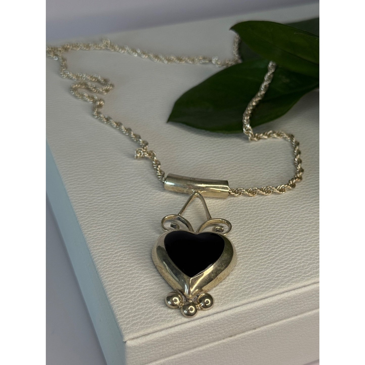 925 Sterling Silver Onyx Heart Necklace Length 24 inch