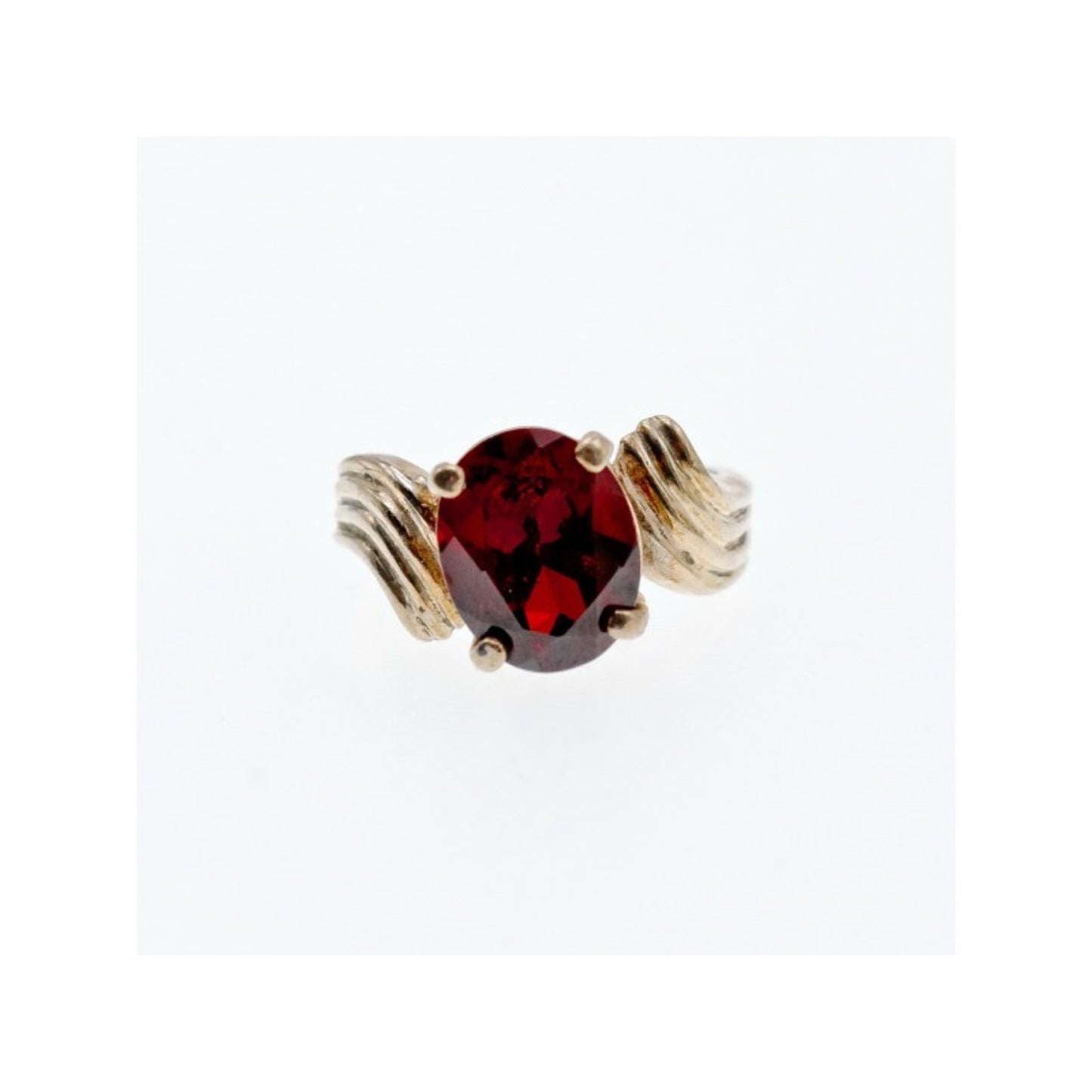 925 STERLING SILVER GARNET RING SIZE 5.5