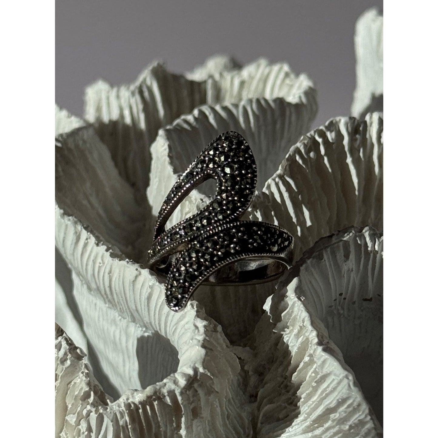 Beautiful Design 925 Sterling Silver Marcasite Ring Size 7.5