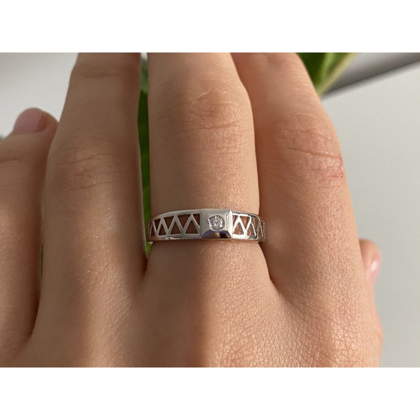 925 STERLING SILVER CZ BAND RING SIZE 8