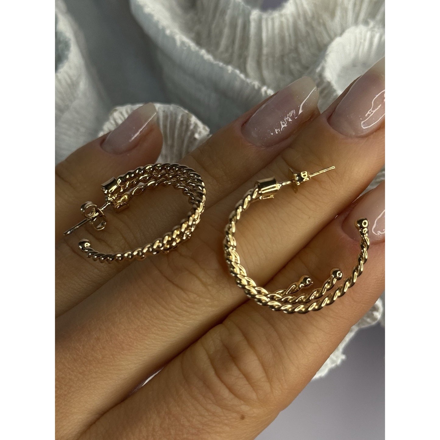 GOLD PLATED EARRINGS LENGTH 1 INCH