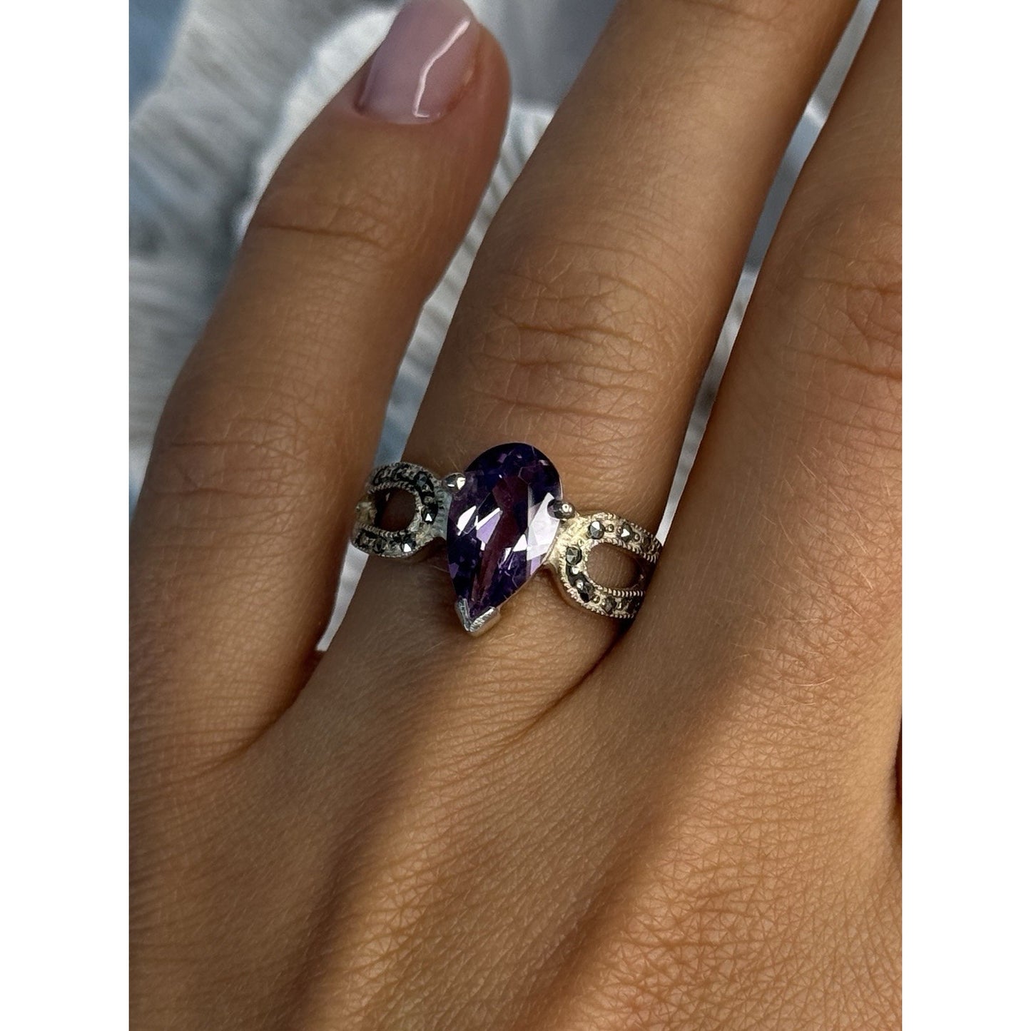 925 STERLING SILVER AMETHYST & MARCASITE RING SIZE 7.5