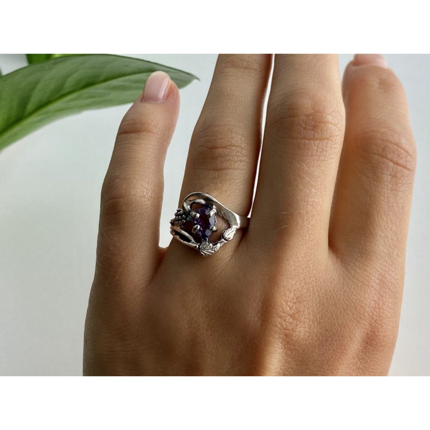 925 STERLING SILVER TANZANITE RING SIZE 7