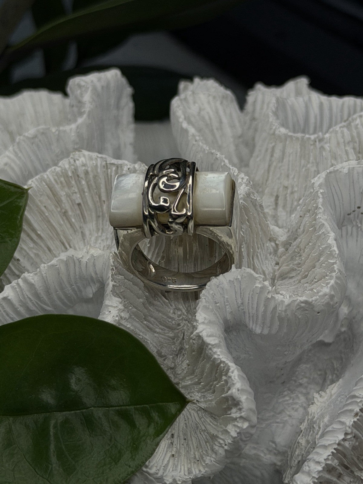 925 Sterling Silver White Abalone Mother of Pearl Ring Size 7