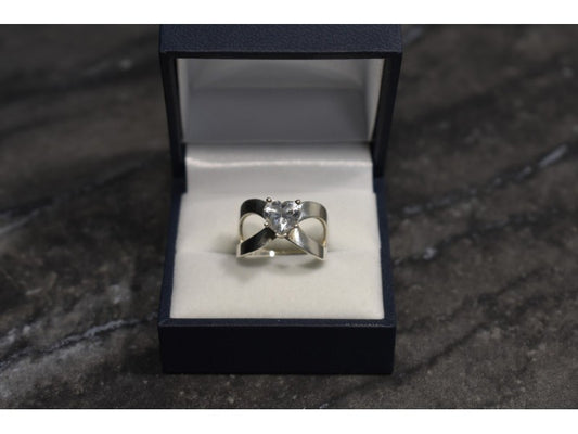 925 Sterling Silver CZ "Heart" Ring Size 8