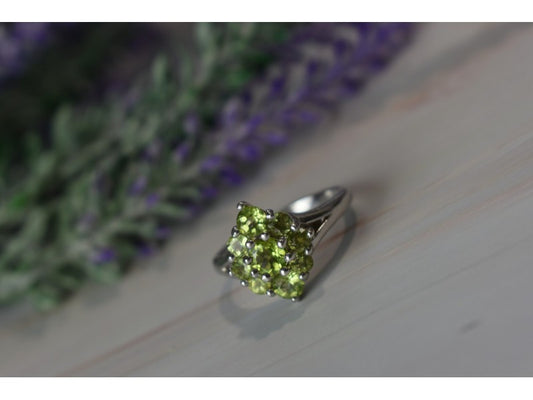 925 Sterling Silver Peridot Ring Size 8