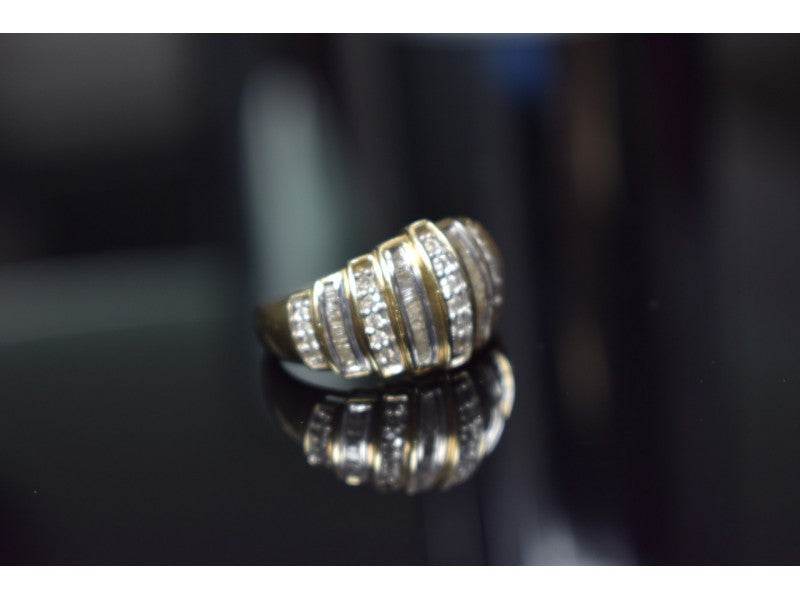 10K Yellow Gold Diamonds Ring Size 8