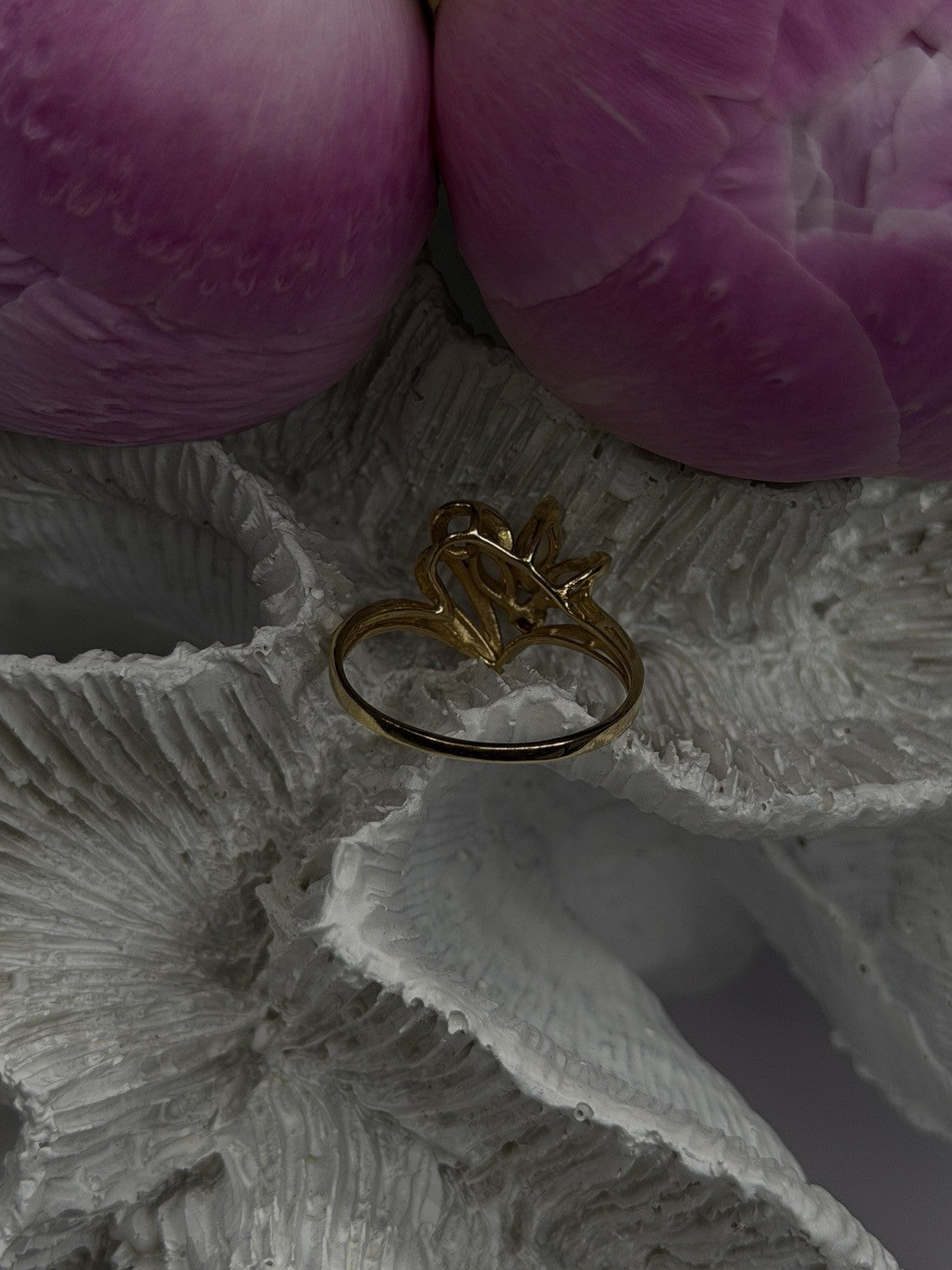 Elegant 14K Yellow Gold Opal & Diamond Heart Motif Ring Size 8.5