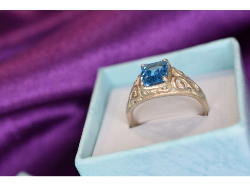925 Sterling Silver Blue Topaz Openwork Ring Size 6.5