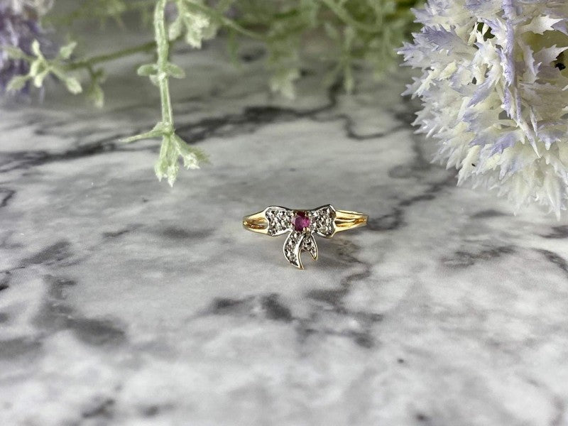 10K Yellow Gold Spinel & Diamonds "Bow" Ring Size 5.5