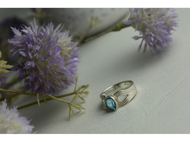 925 Sterling Silver Blue Spinel Ring Size 7
