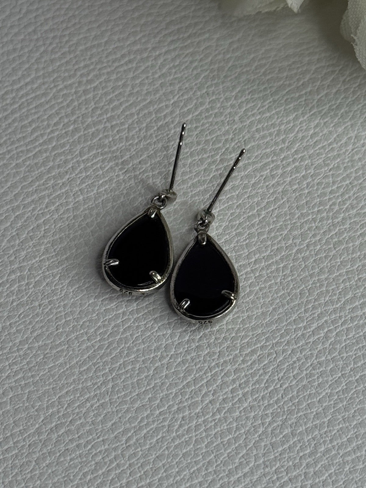 Elegant 925 Sterling Silver Black Onyx & Diamonds Earrings Length 0.80 Inch