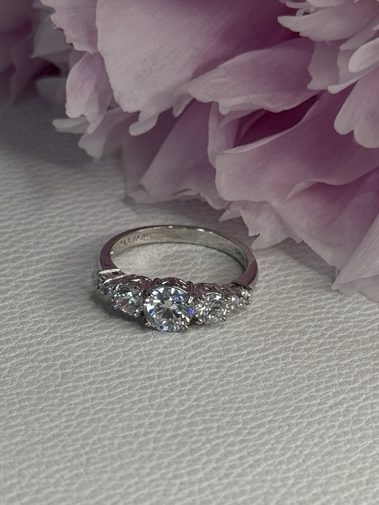 Shiny 925 Sterling Silver CZ Ring Size 7