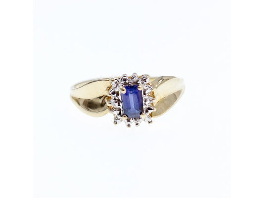 10K Yellow Gold Sapphire & Diamonds Ring Size 6.5
