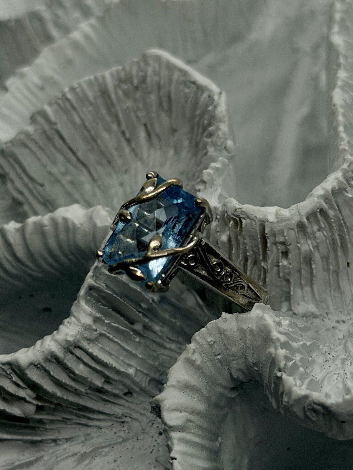 Vine & Leaf Filigree Design 925 Sterling Silver Blue Topaz Ring Size 8