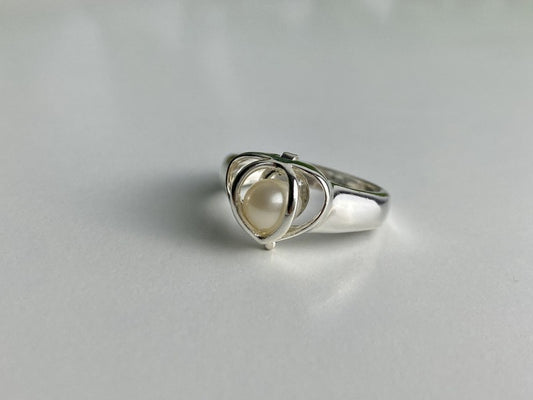 925 Sterling Silver Pearl Ring Size 6.5