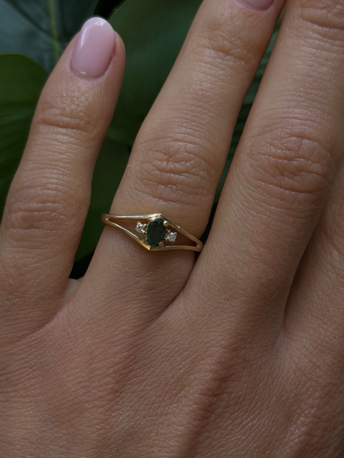 Classic 14K Yellow Gold Ring Emerald & Diamond Size 7