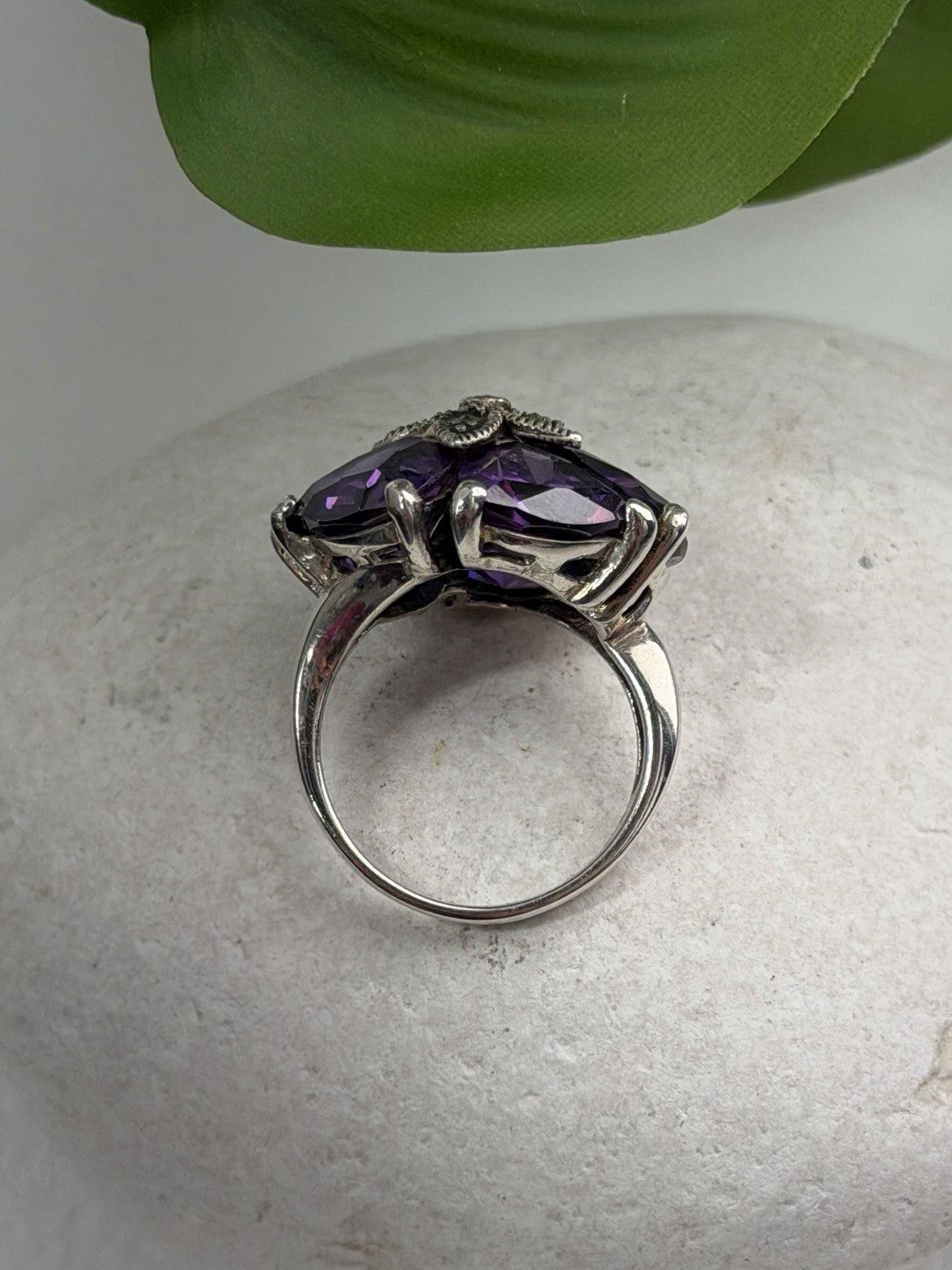 925 Sterling Silver Amethyst & Marcasite Flower Ring Size 7.5