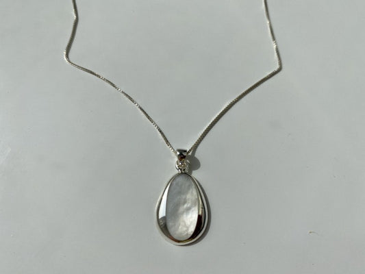 925 Sterling Silver Mother of Pearl Chain With Pendant Italy