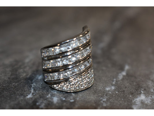 Beautiful 925 Sterling Silver CZ Ring Size 6.5