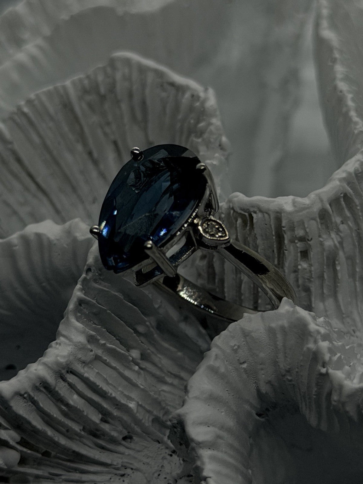 925 Sterling Silver London Blue Topaz Pear Cut with Diamond Accent Ring Size 7