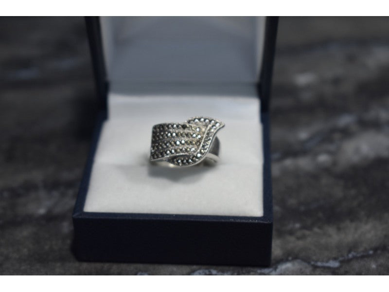 925 Sterling Silver Marcasites Ring Size 5.5