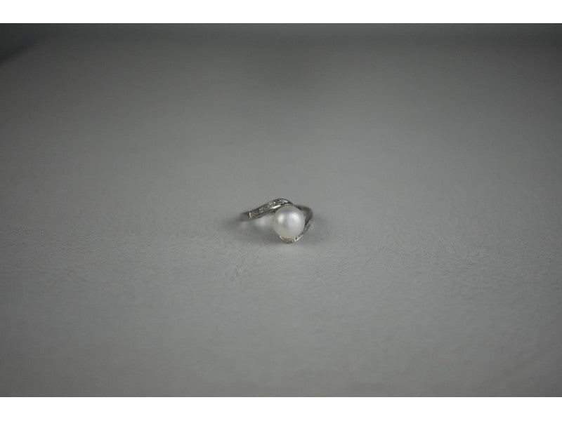 925 Sterling Silver Pearl & Colorless Spinel Ring Size 8