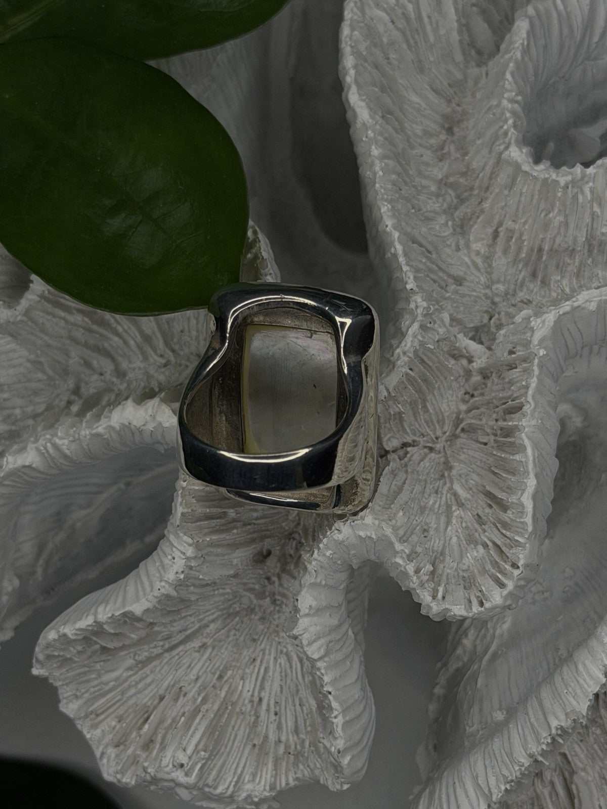 Elegant 925 Sterling Silver White Abalone Mother of Pearl Ring Size 7