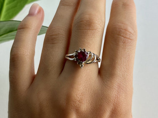 925 Sterling Silver Spinel "Heart" Ring Size 9
