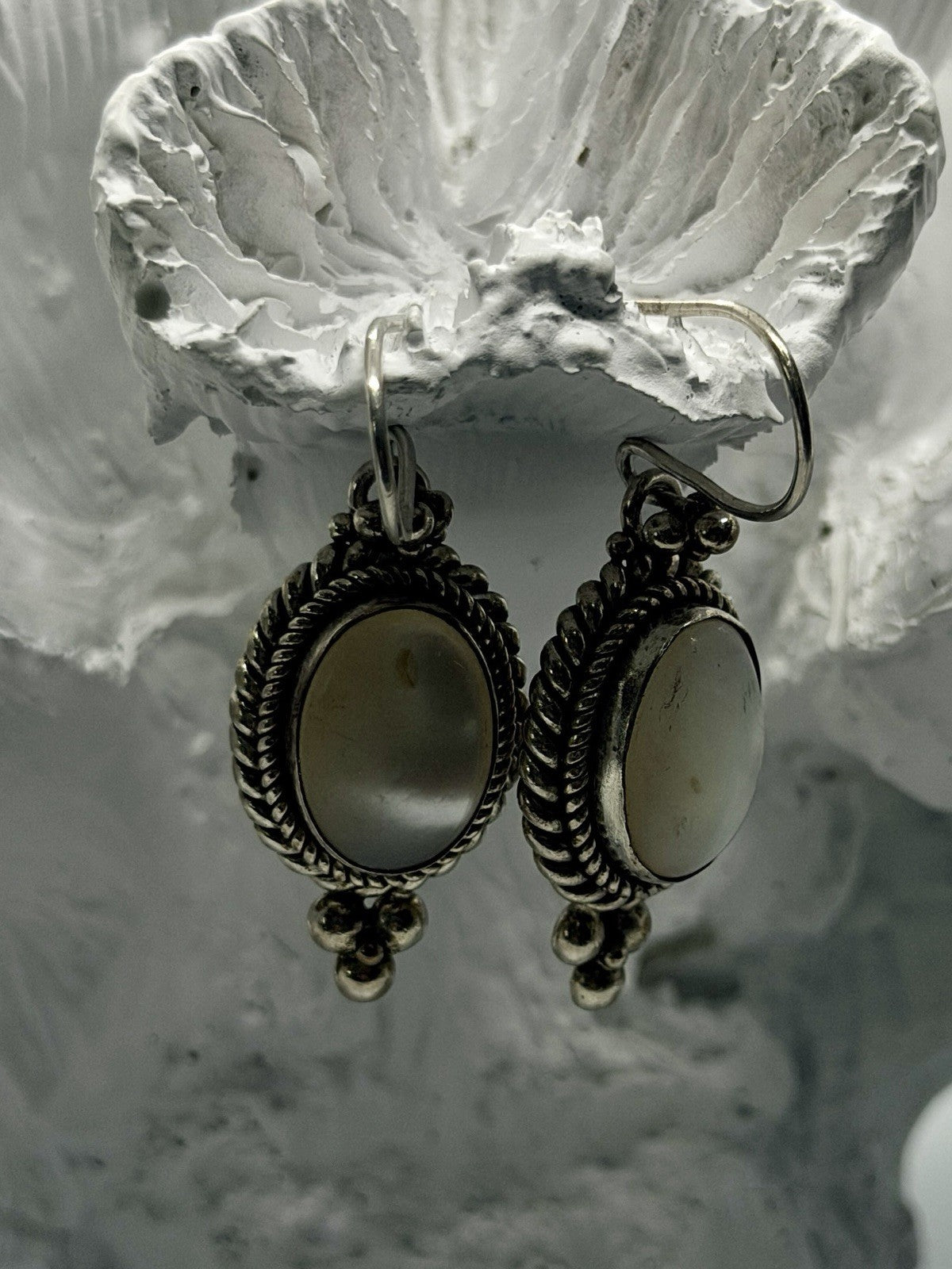 Vintage 925 Sterling Silver Mother of Pearl Oval Dangle Earrings