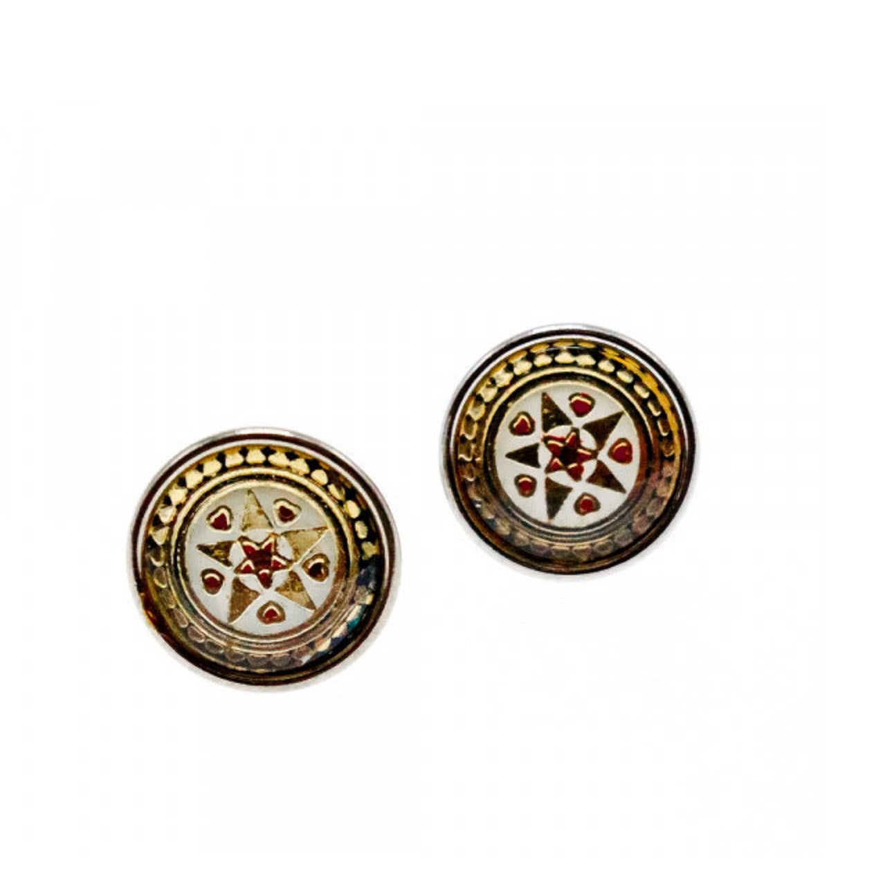 Share Vintage 925 Sterling Silver Engraving Stud Earrings