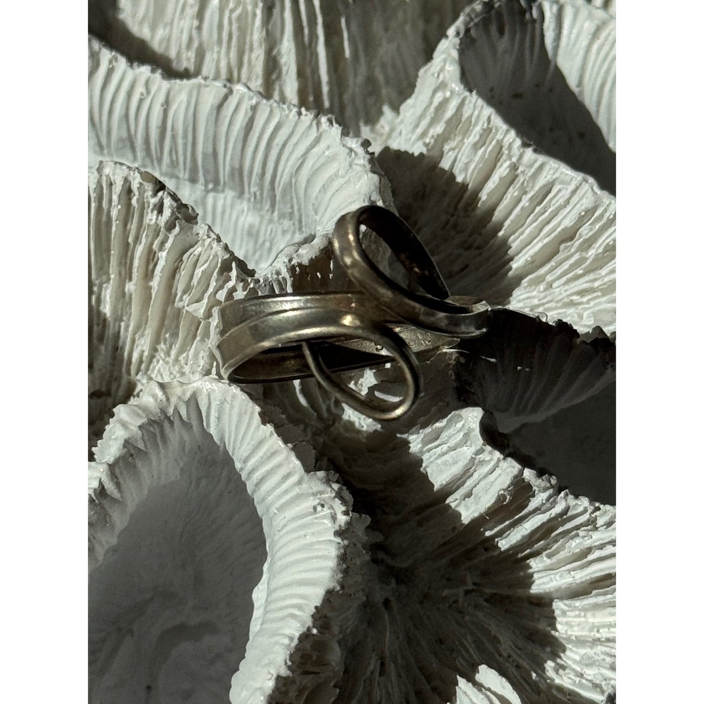 Unique Design 925 Sterling Silver Ring Size 9