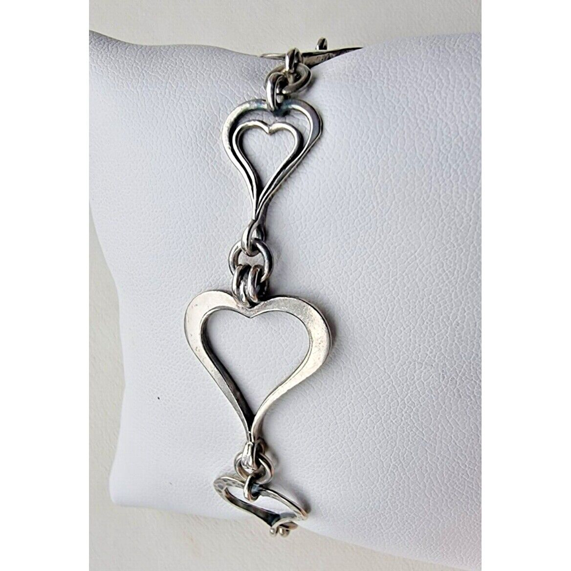 SILPADA 925 STERLING SILVER SPREAD THE LOVE HAMMERED HEART LINK BRACELET AT